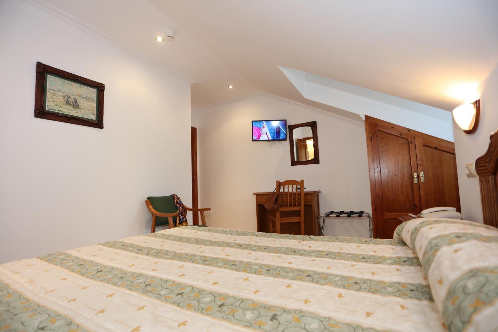 Hotel El Tilo Panes Habitación foto