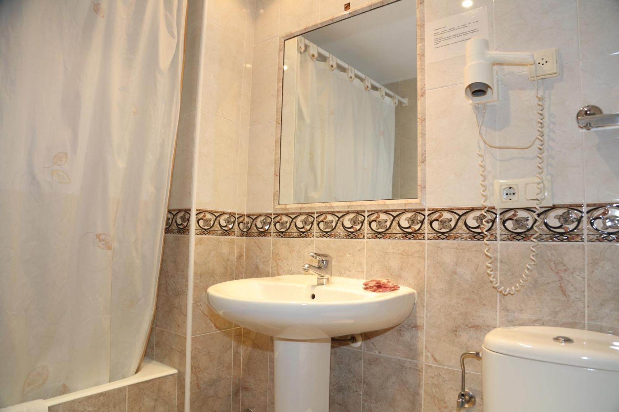 Hotel El Tilo Panes Habitación foto
