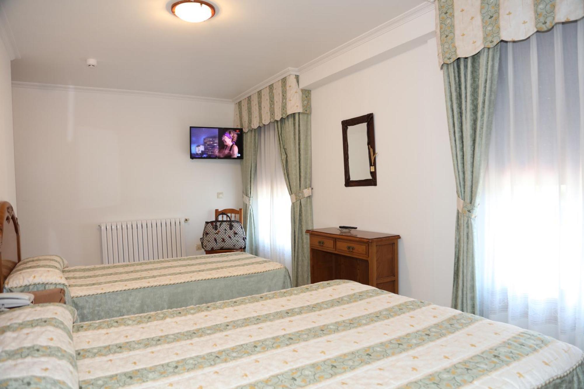 Hotel El Tilo Panes Habitación foto